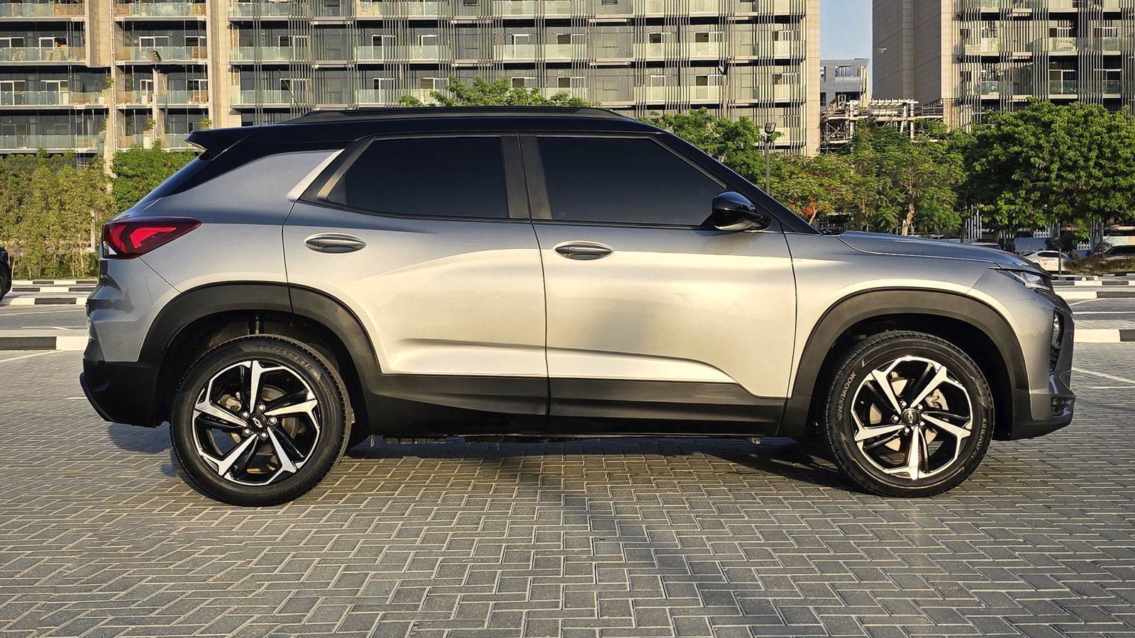 Chevrolet Trailblazer, grey