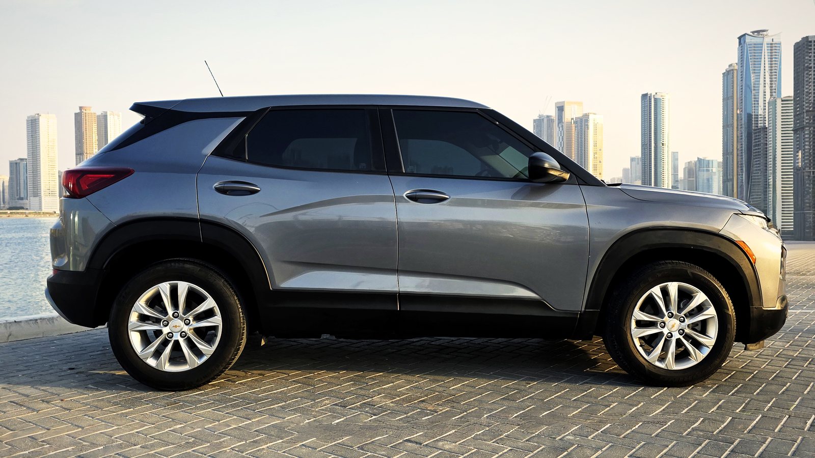Chevrolet Trailblazer, grey