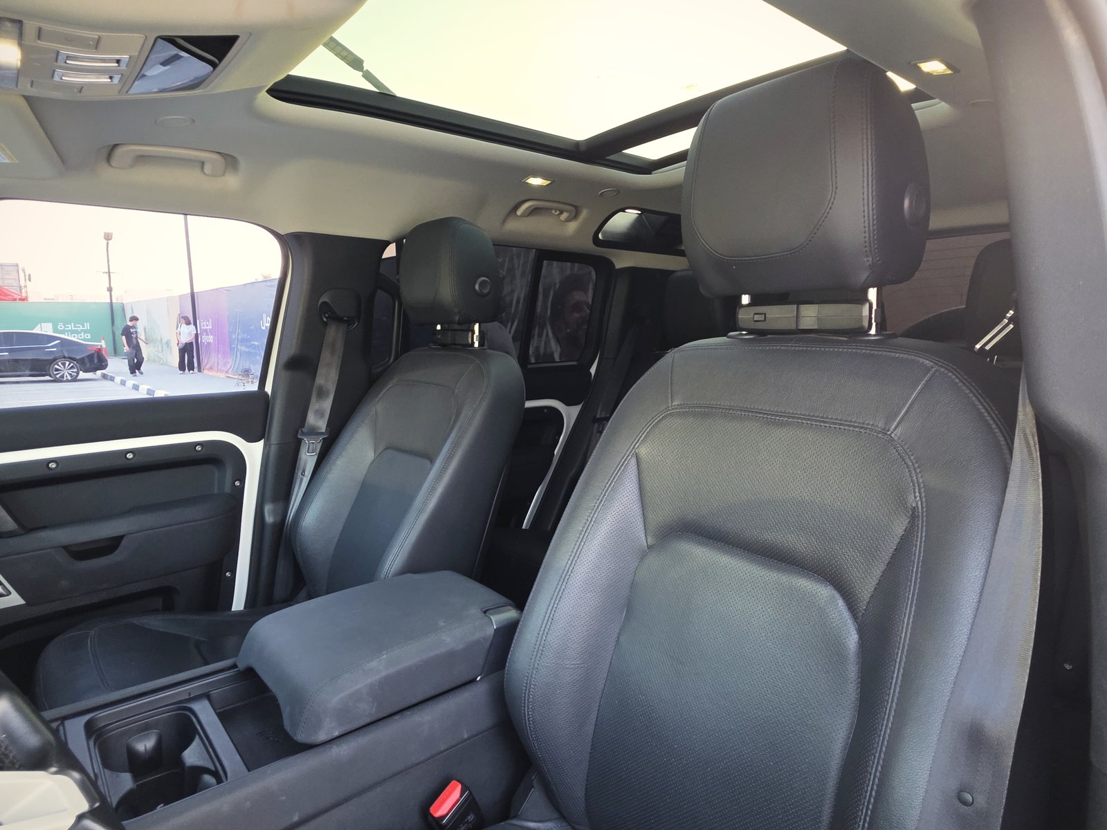 Land Rover Defender, white