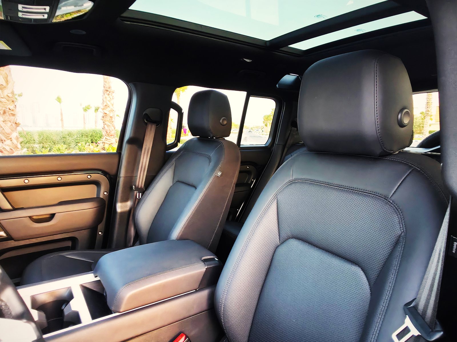 Land Rover Defender, black