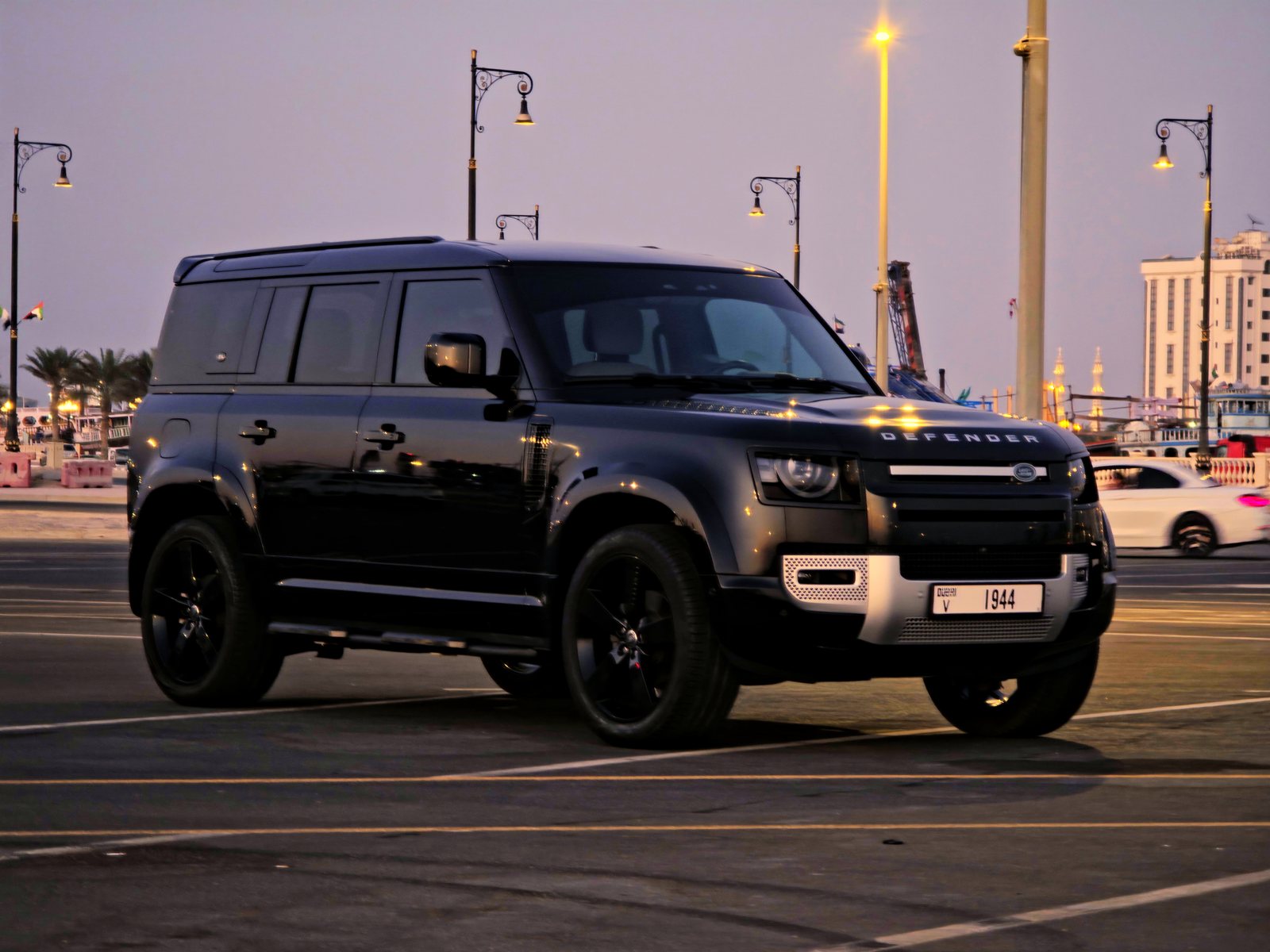 Land Rover Defender, black