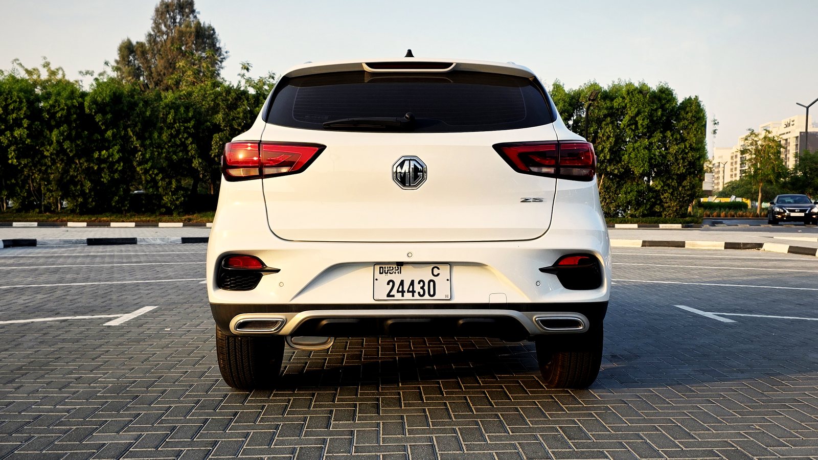 MG ZS, white