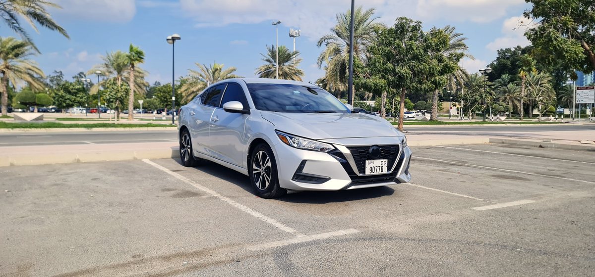 Nissan Sentra, silver