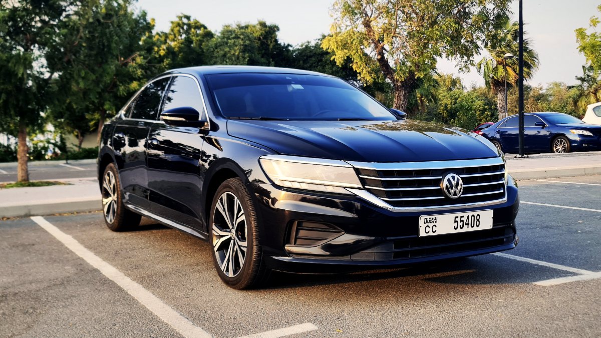 Volkswagen Passat, black